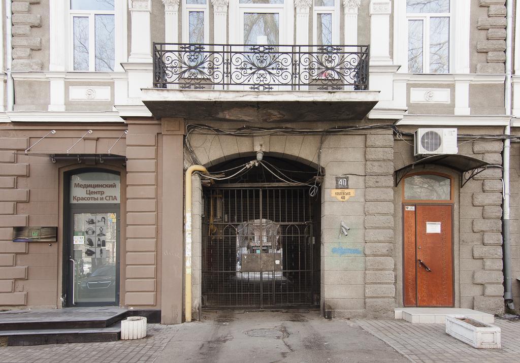 Club Suite Near Deribasovskaya Одеса Екстериор снимка